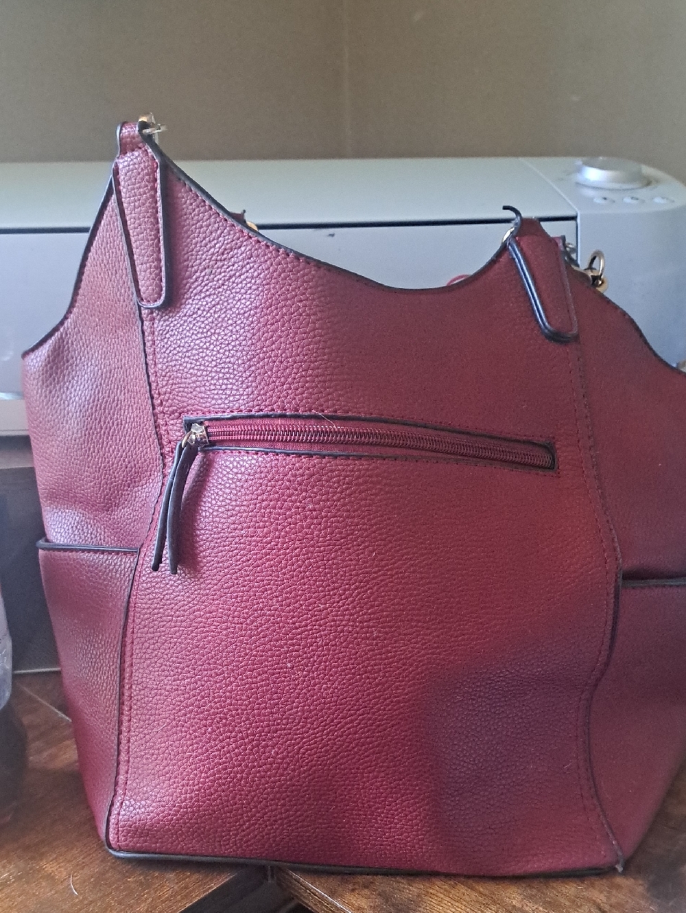 Kate &Alex Cuffaro Classic Women's Pebbled Tote Bag in Burgundy